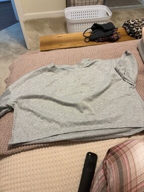 Women's Lightweight Crewneck Top - Gray